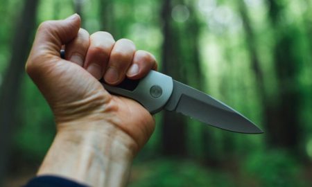 Is it legal to carry a knife in California?